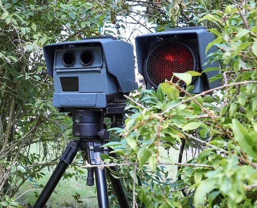 Kiiruskaamera põõsas